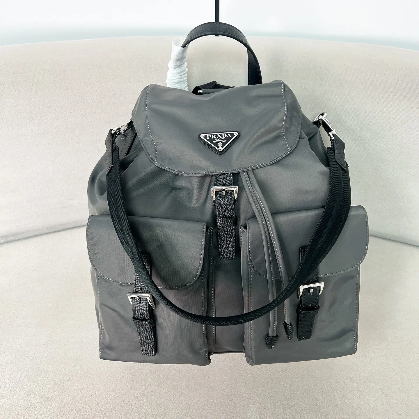 普拉达 Re-Nylon 双肩背包 2VZ110 34x39x15cm