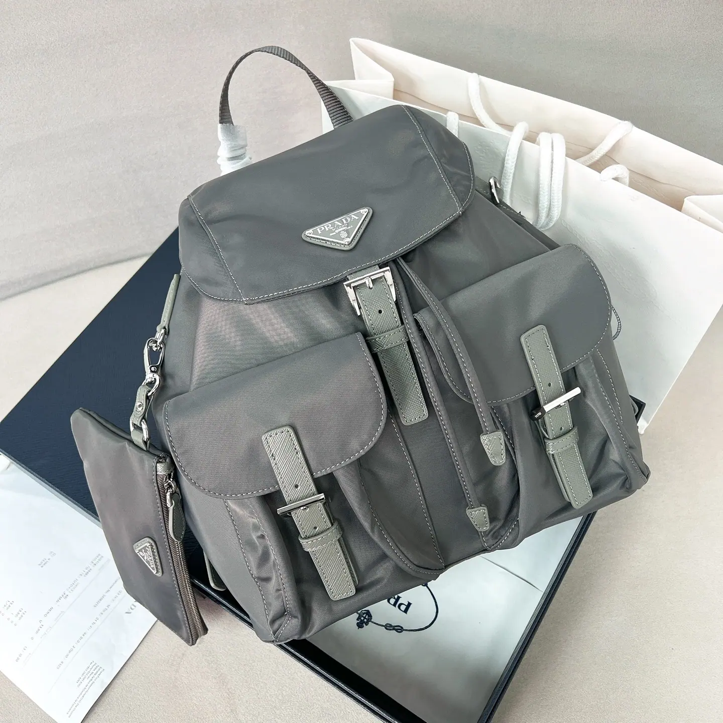 普拉达 Re-Nylon 双肩包 1BZ811 30x32x15cm