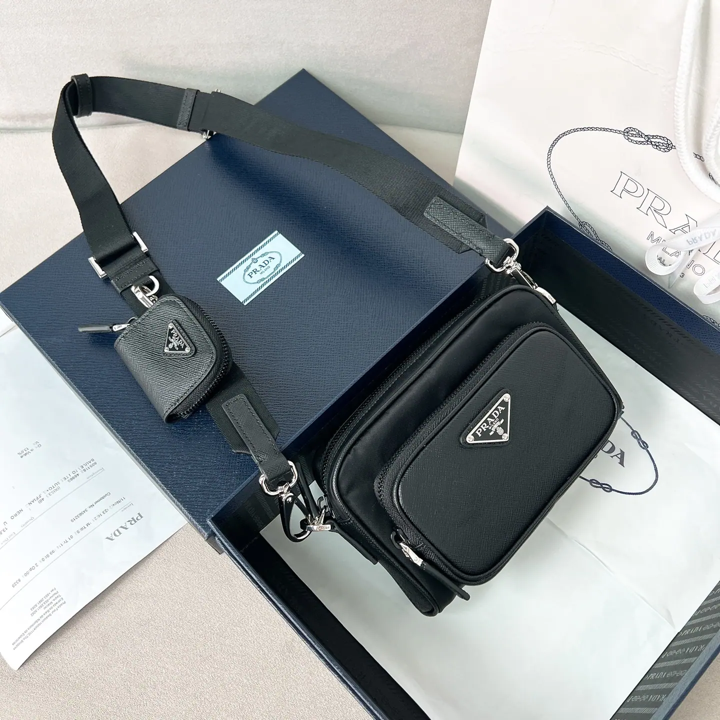 普拉达 Re-Nylon Saffiano 斜挎包 2VH172