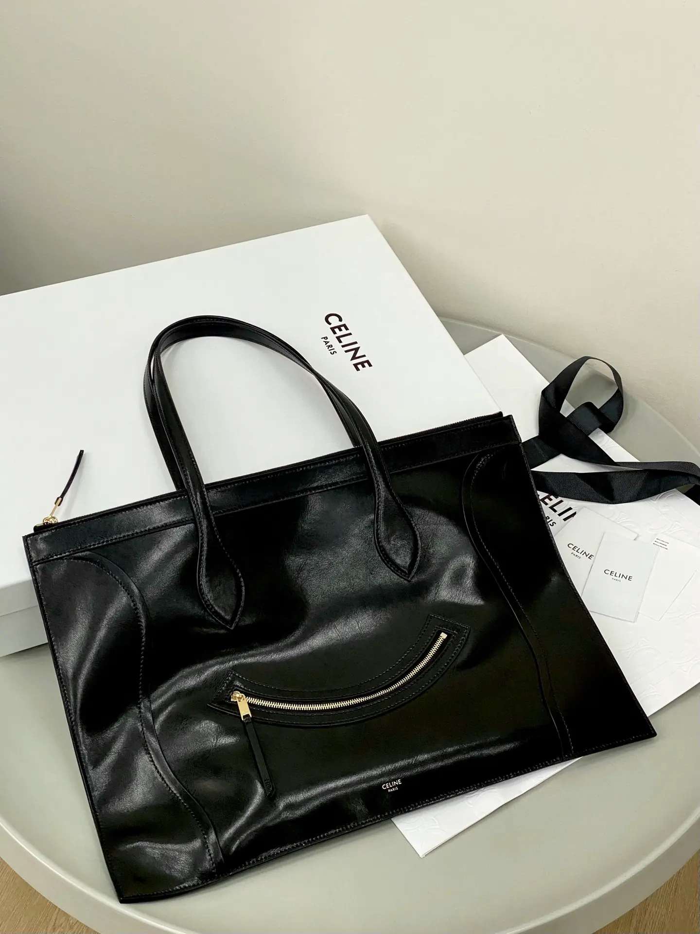 Celine 包 小牛皮平底 Cabas Ultra 123963GW4 31.5×0.5×44.5cm