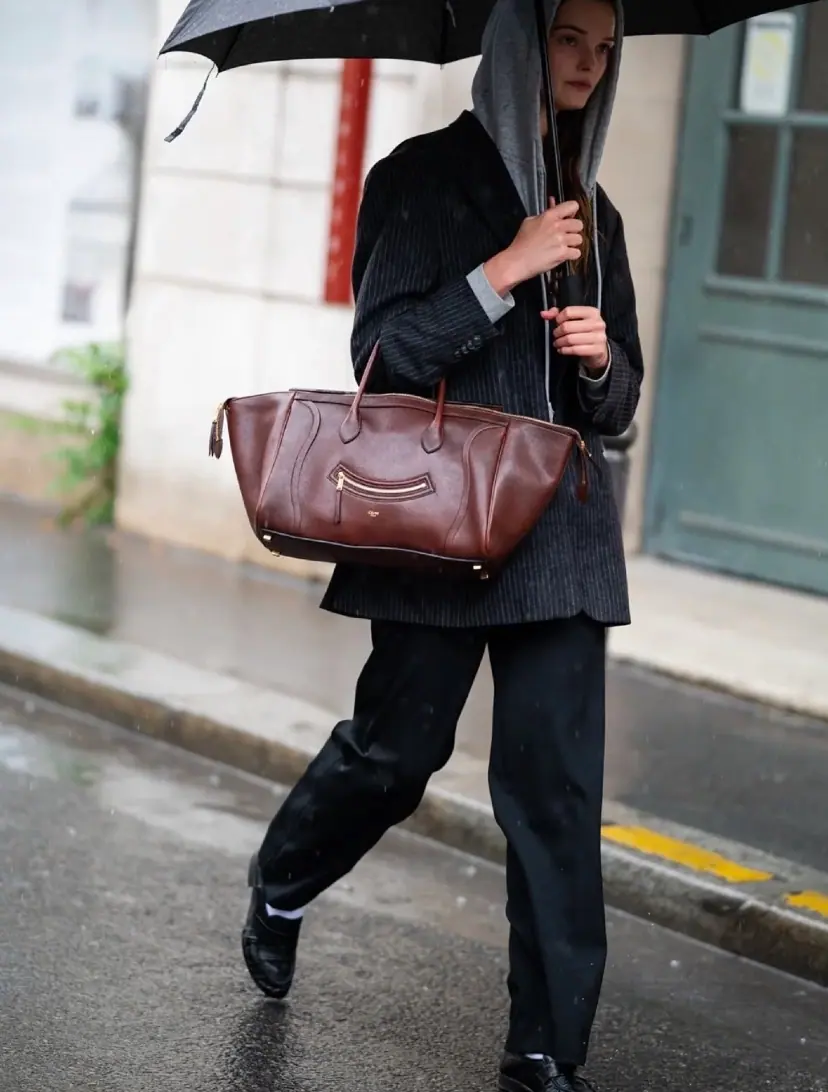 Celine 25FW 微笑皮革托特新款行李包 16×22×36cm