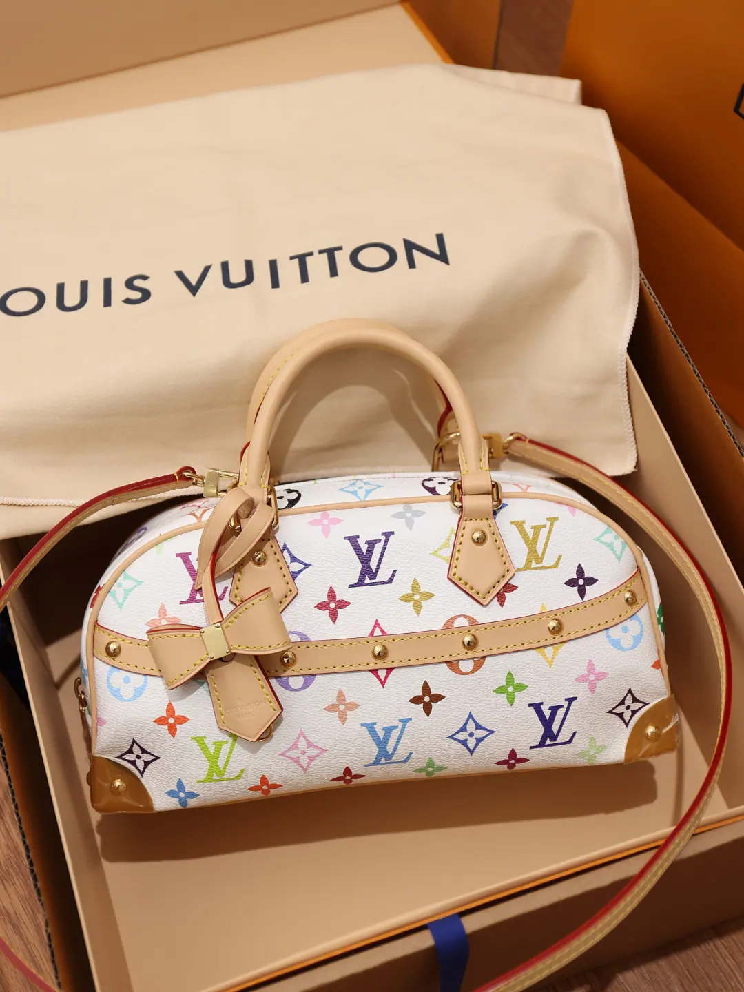 路易威登 LV x TM 手提包 East West M13084 14x10x27cm