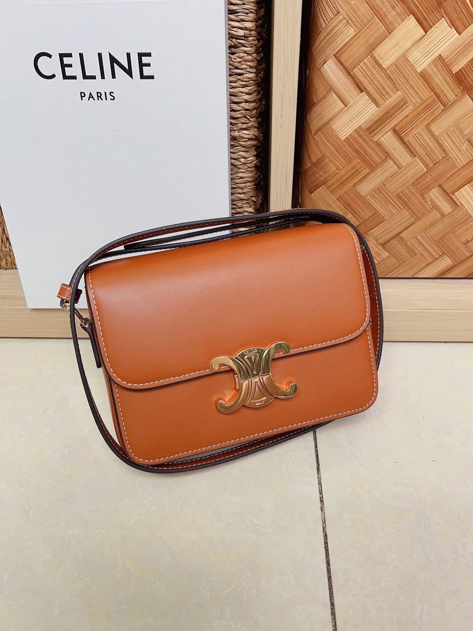 Celine Teen Triomphe 包 188423 18.5-14-6cm