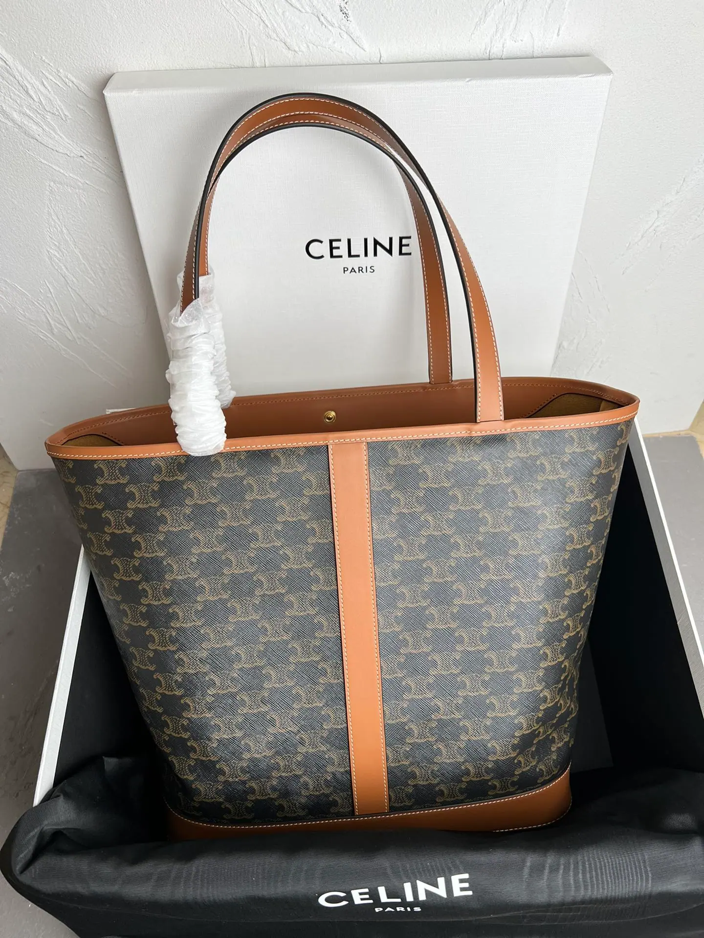 Celine 中号 Cabas Triomphe 单肩包 115072CAS 31.5 x 31.5 x 16cm
