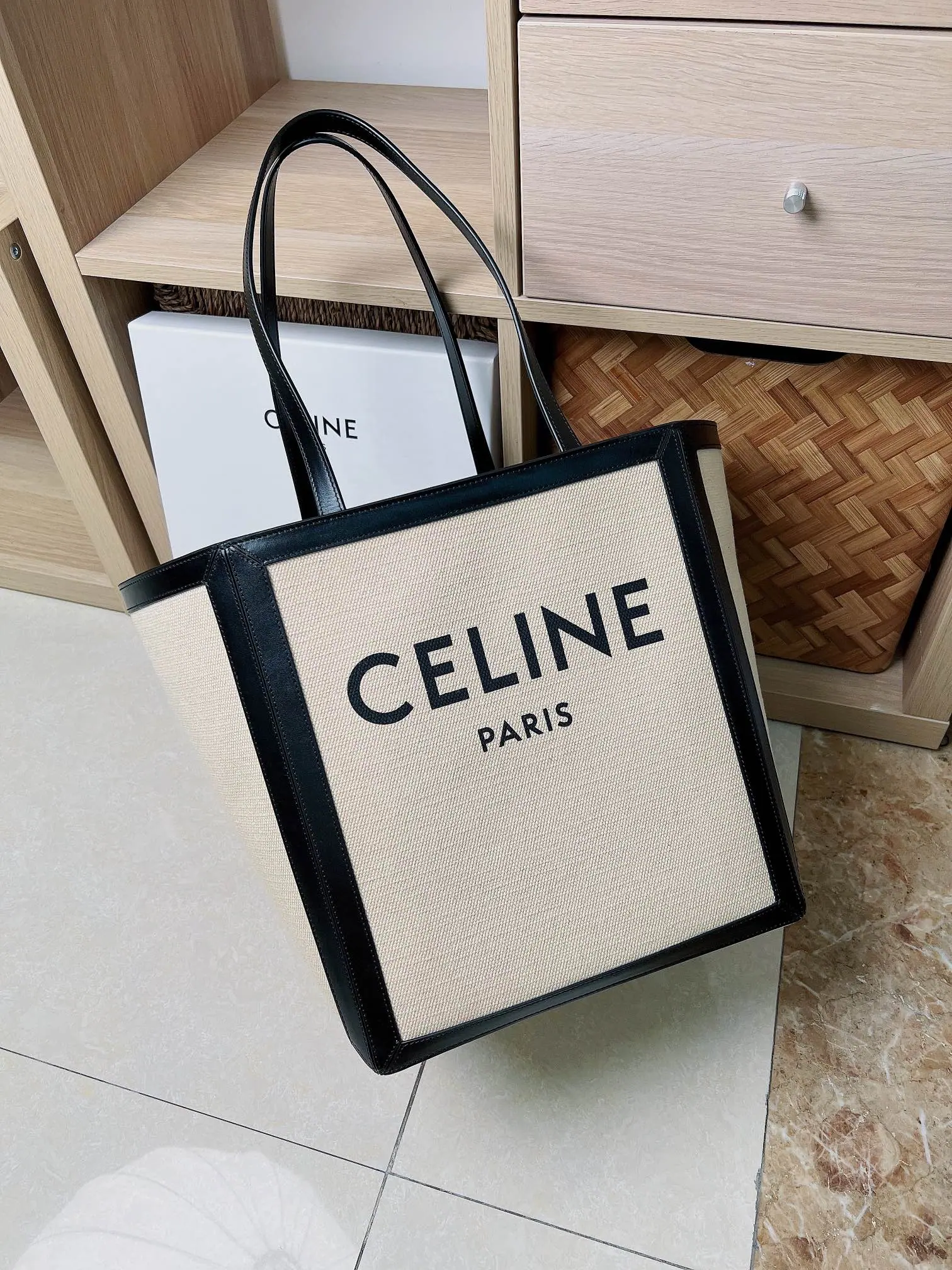 CELINE 大号方形Logo布质托特包 197532DPD 01VK 27×31×26