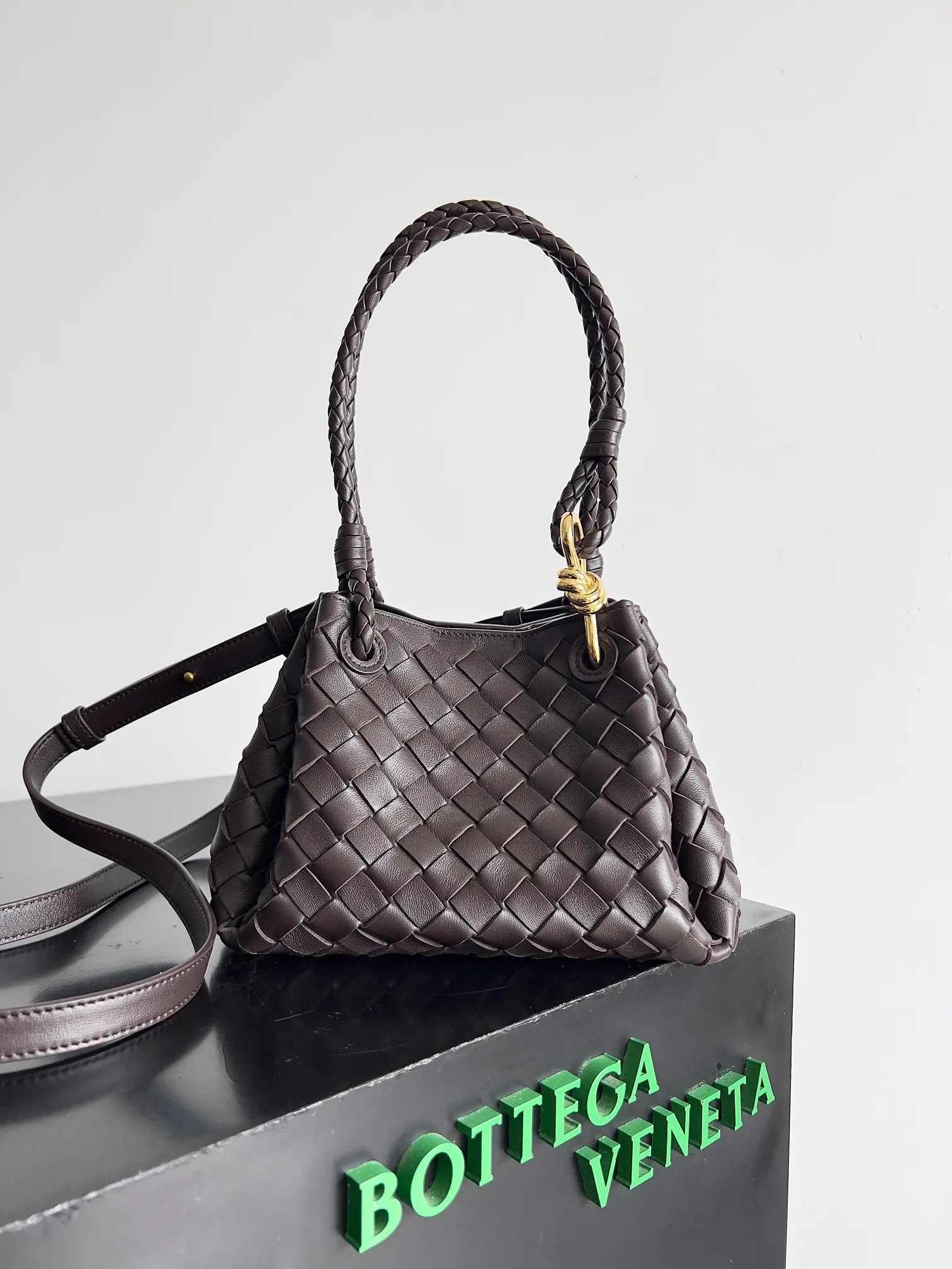 Bottega Veneta 小号 Parachute 826220 21*17*16cm