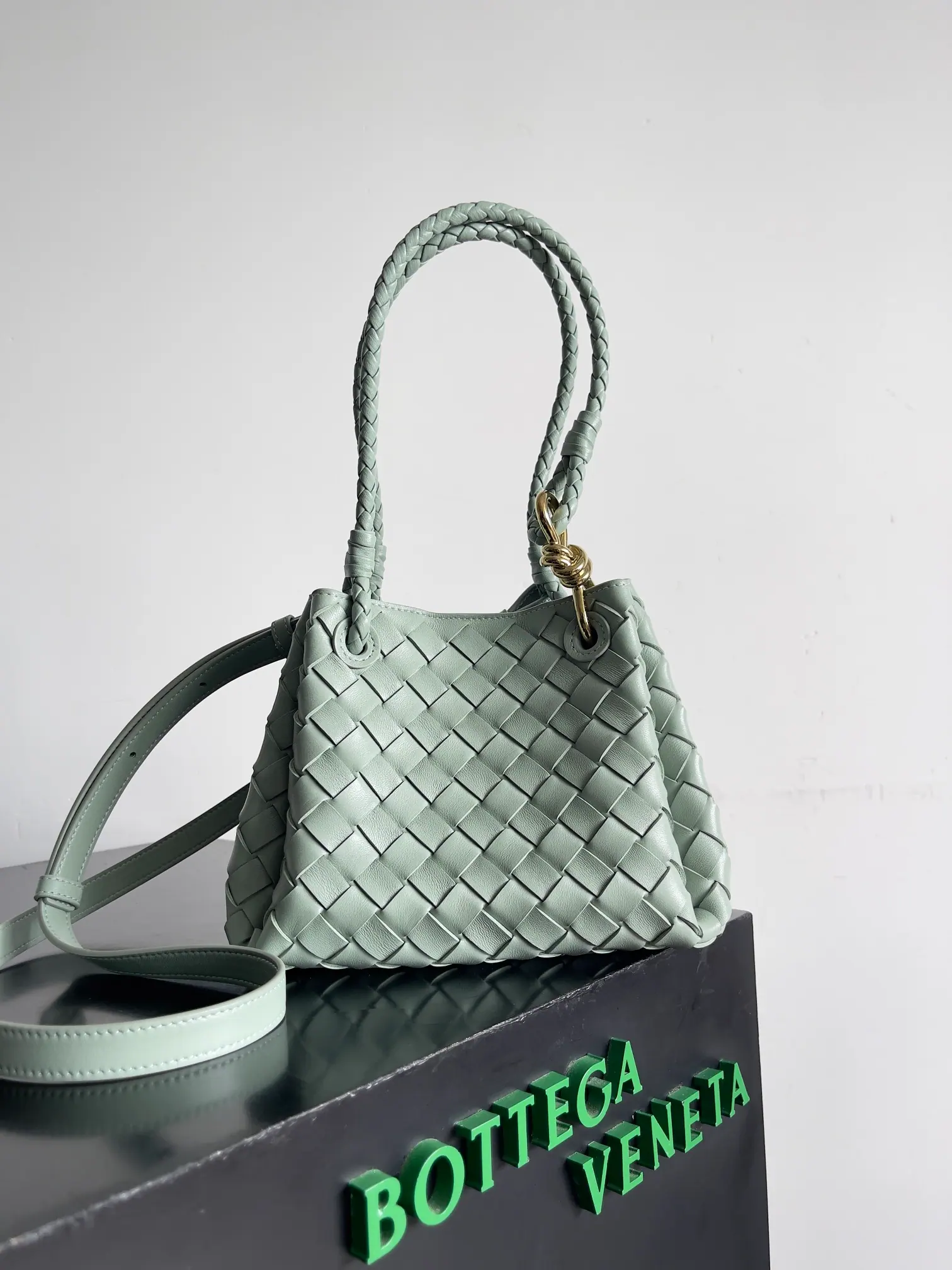 Bottega Veneta 小号 Parachute 826220 21*17*16cm