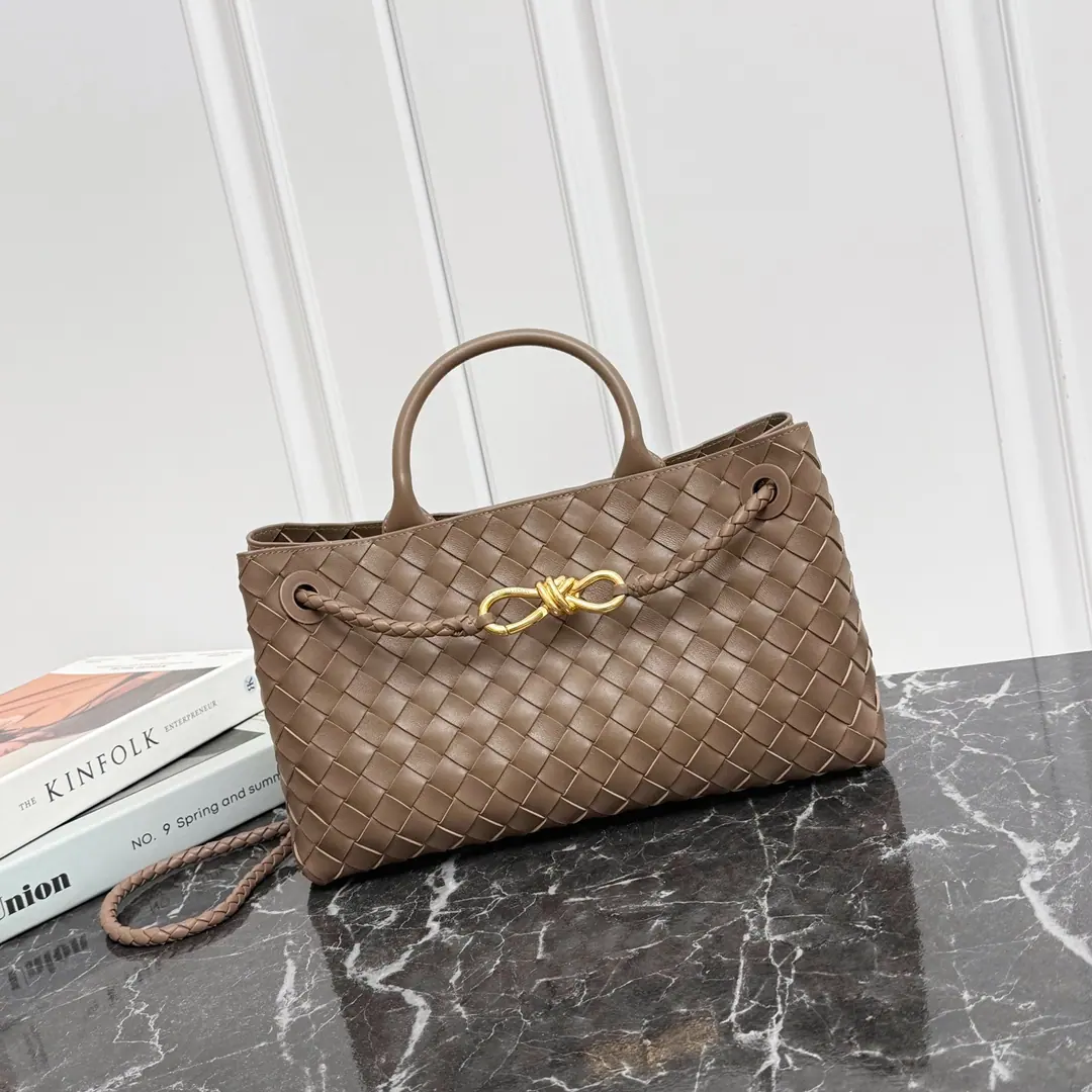 Bottega Veneta 小号东西向 Andiamo 29*18*10CM