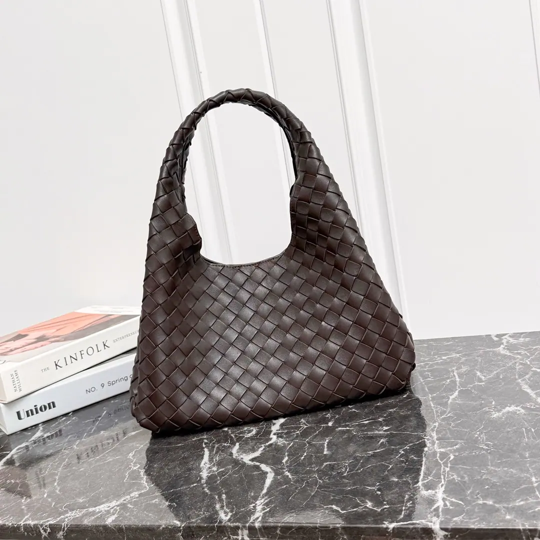 BOTTEGA VENETA Campana 包 33*20*16.5CM