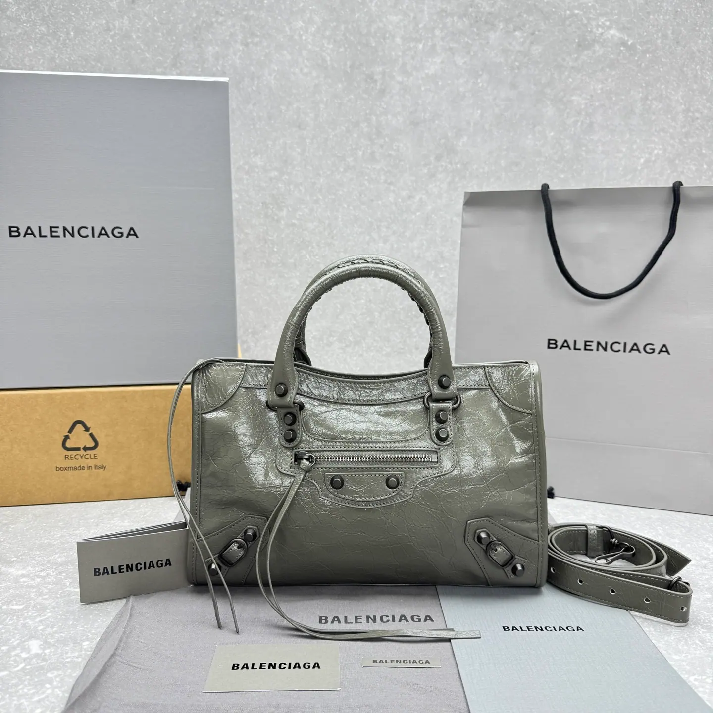 Balenciaga Le City 小号皮革手提包 30x19x10cm