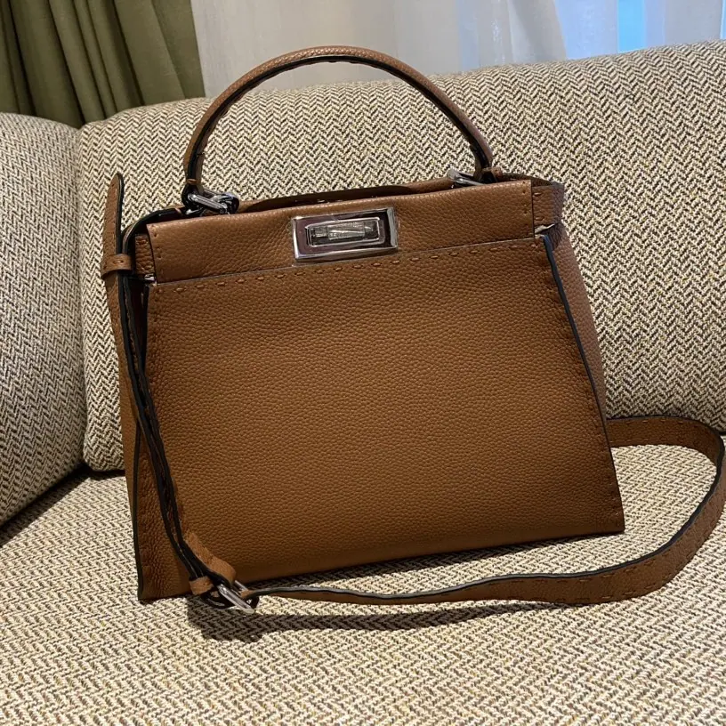 FENDI 标志性 Peekaboo 27*9.5*21cm 33*26*12cm