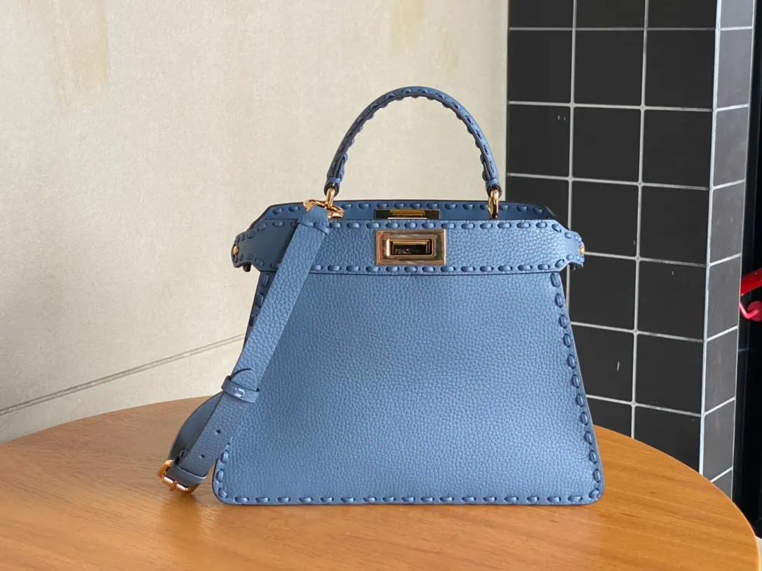 FENDI 小号 Peekaboo ISeeU 27 x 23 x 11 cm