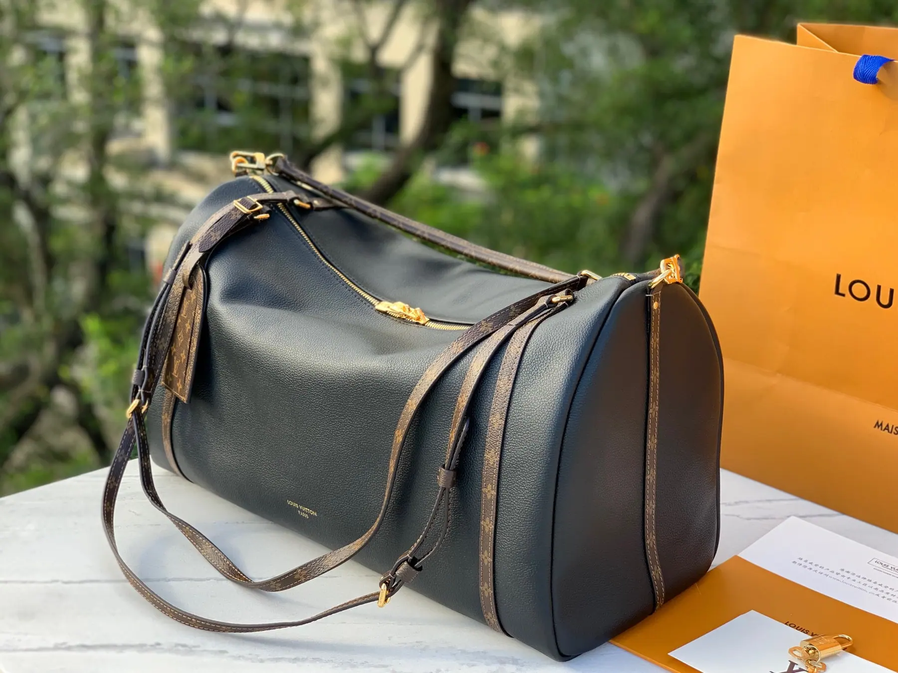 M26037 FW25 W SHOW 快捷旅行 20 × 27 × 45cm