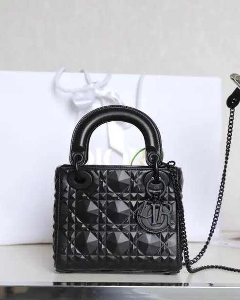 迪奥 Lady Dior 迷你 17*15*7cm