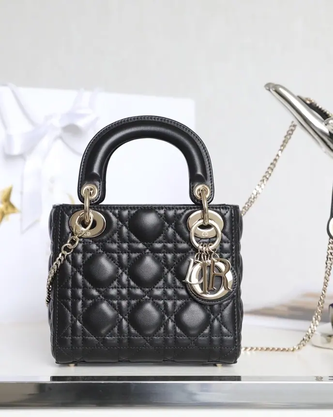 迪奥 Lady Dior 迷你 17*15*7cm