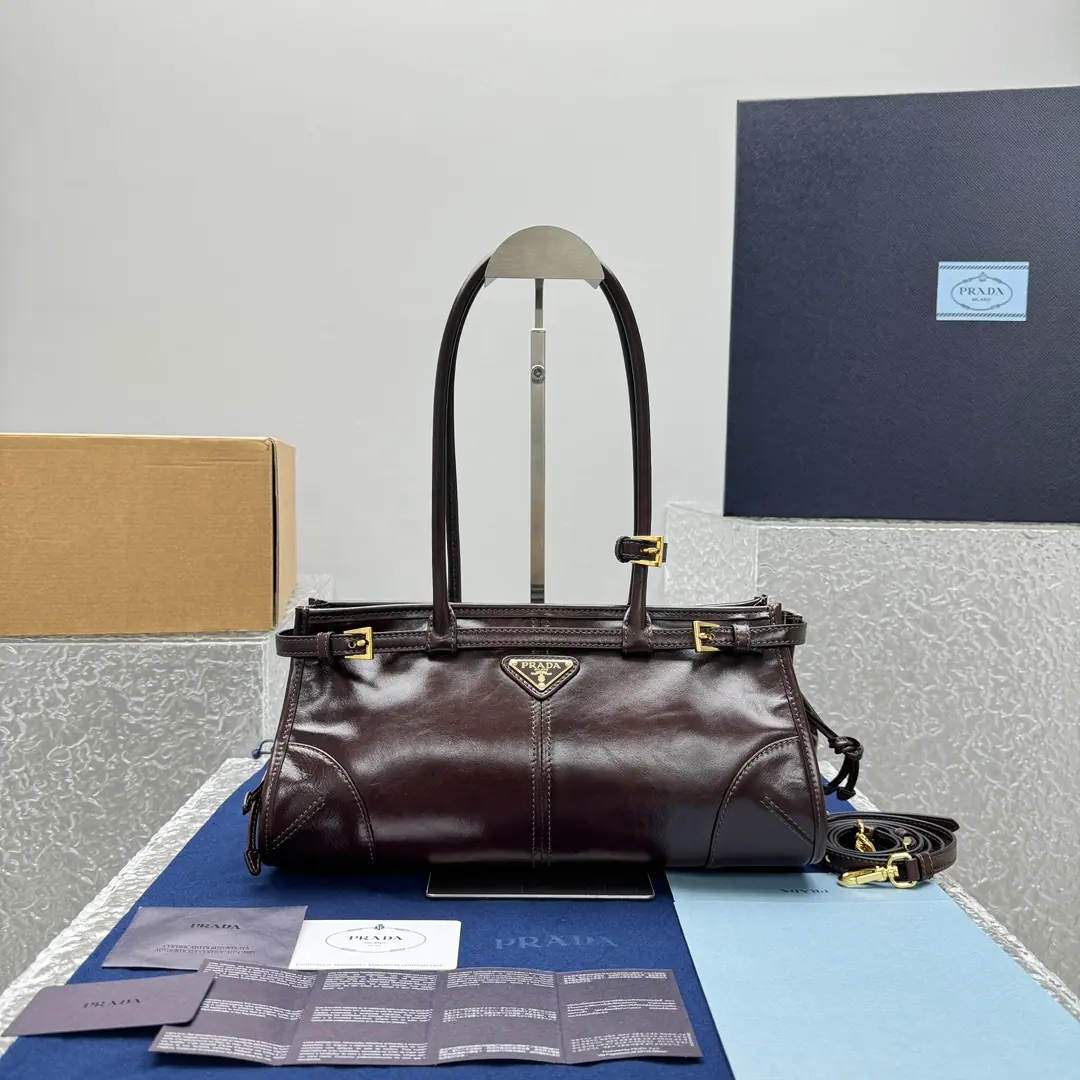 普拉达中号皮革手提包 1BA426 32x15x13cm