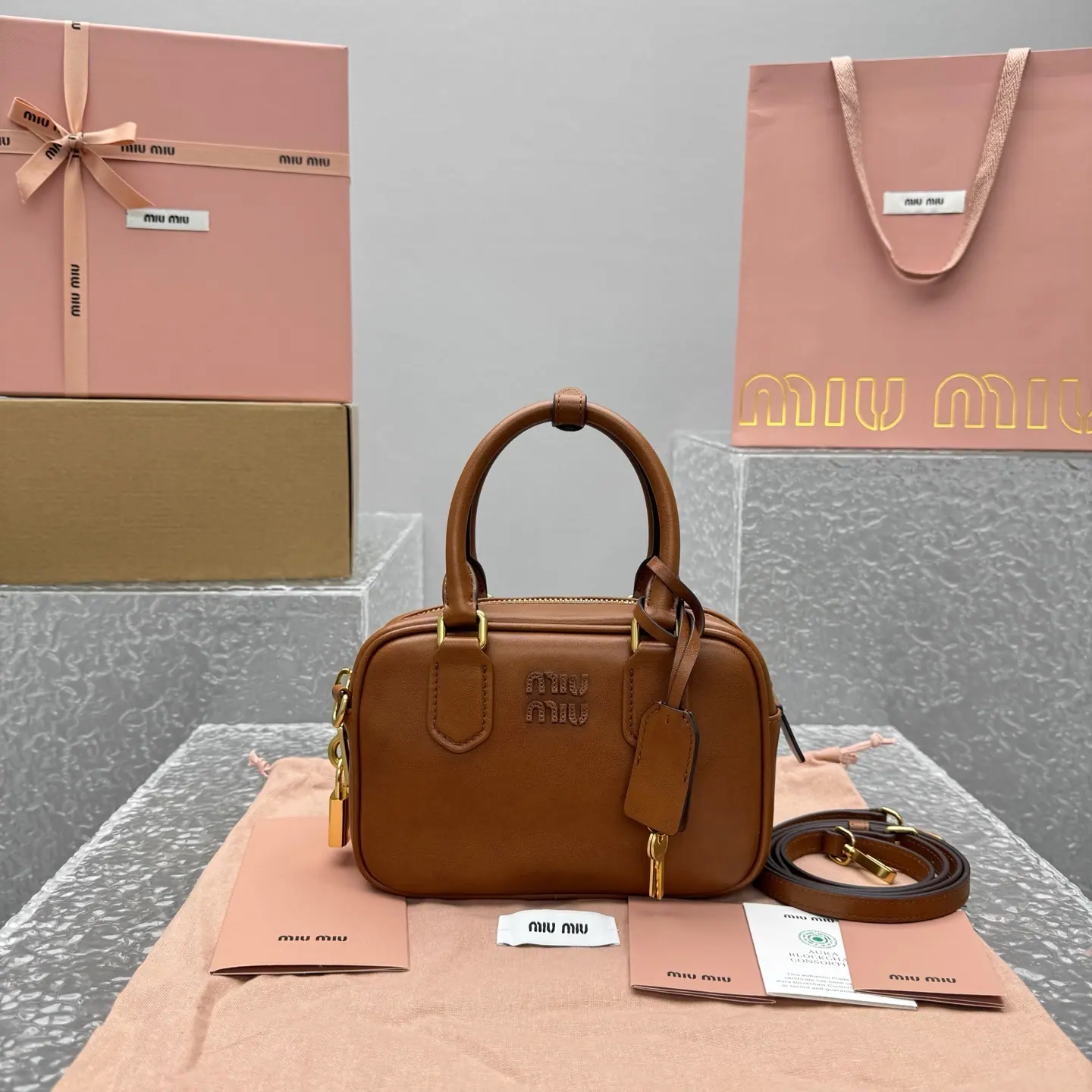 Miu Miu Arcadie 皮革包 柯尼克色 5BB123 19 x 13 x 6 cm