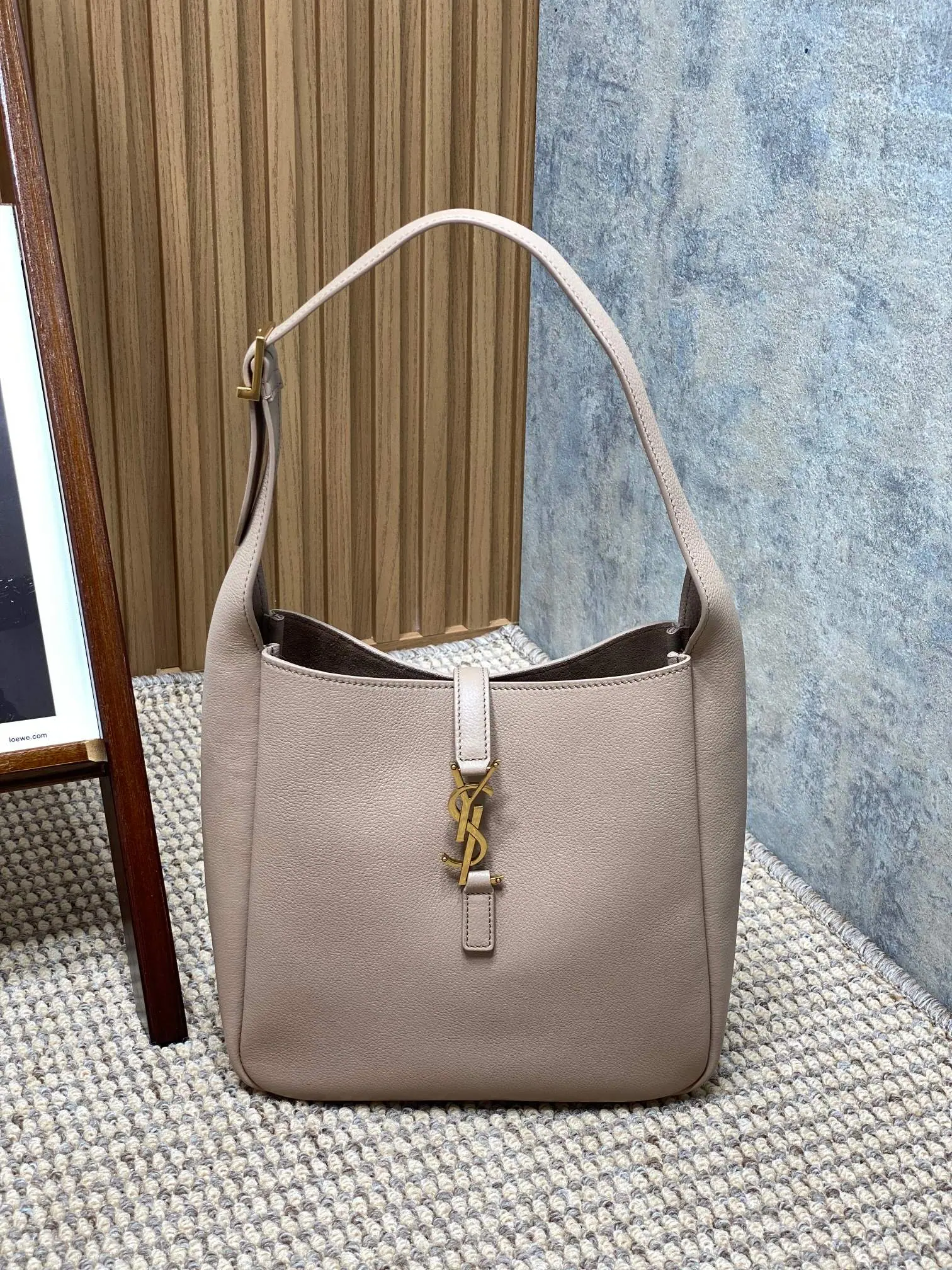 圣罗兰小号 Le 5 À 7 柔软单肩包 22x22x10cm