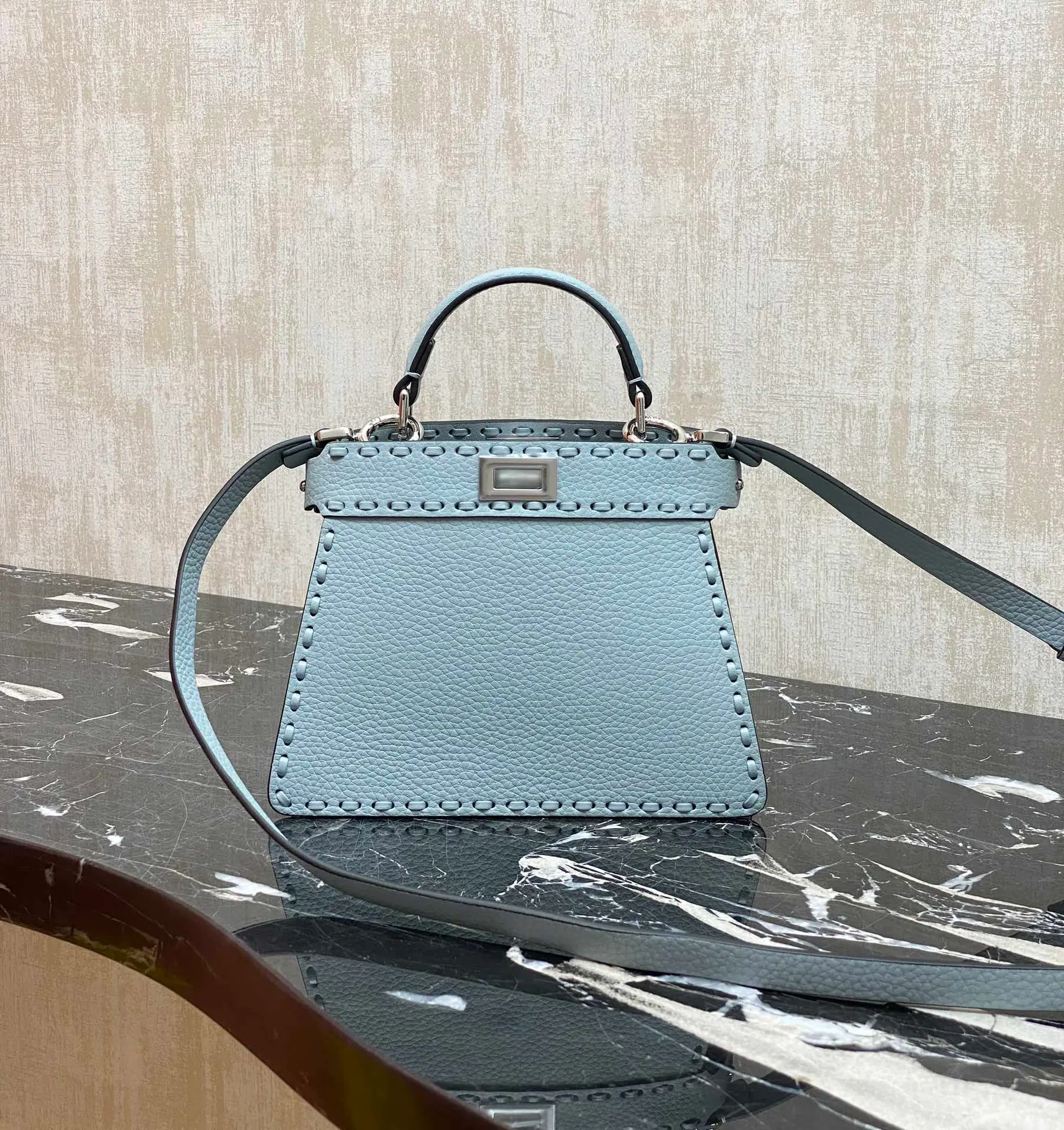 FENDI 迷你 Peekaboo Petite 20x15.5x11cm