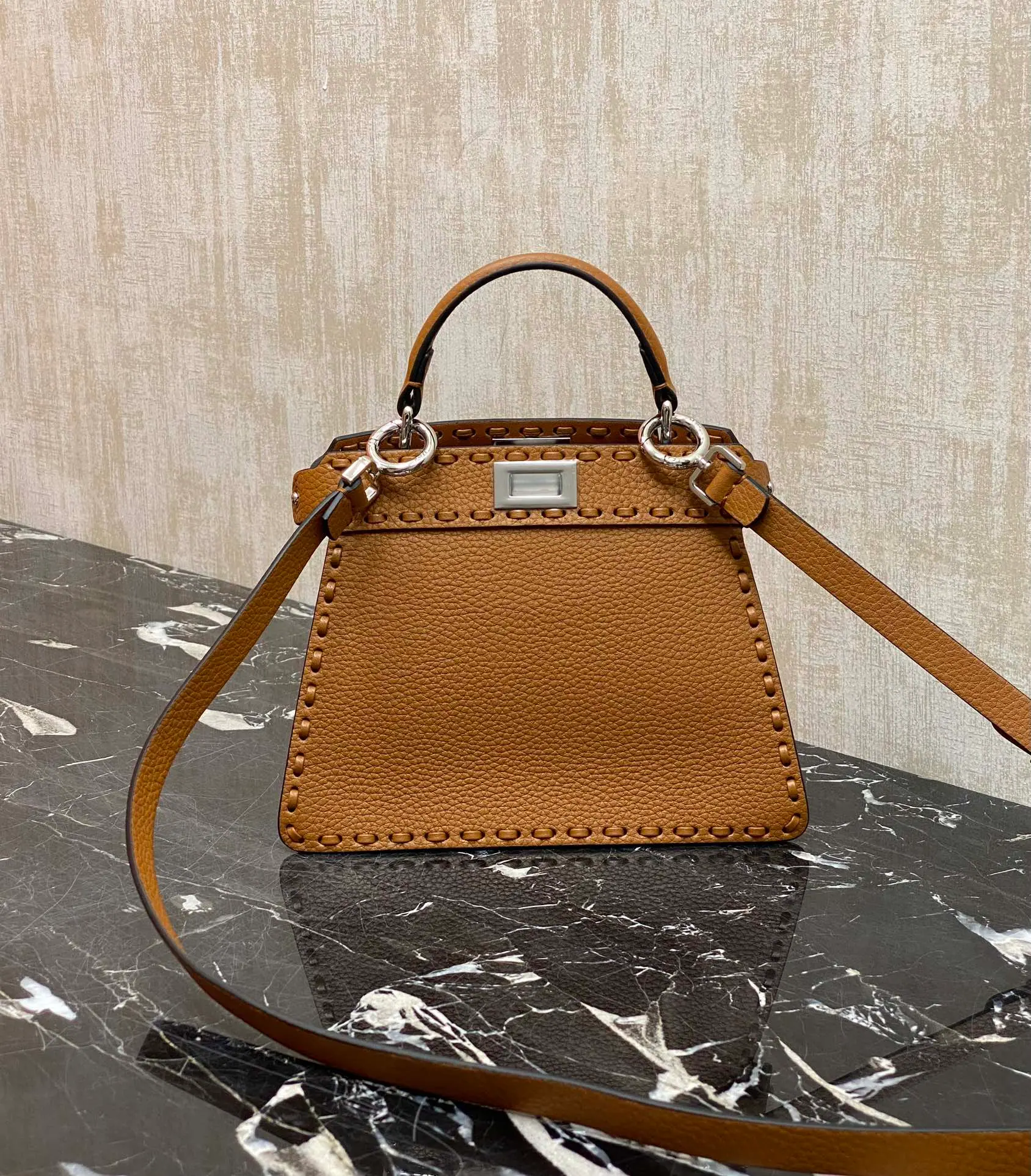 FENDI 迷你 Peekaboo Petite 20x15.5x11cm