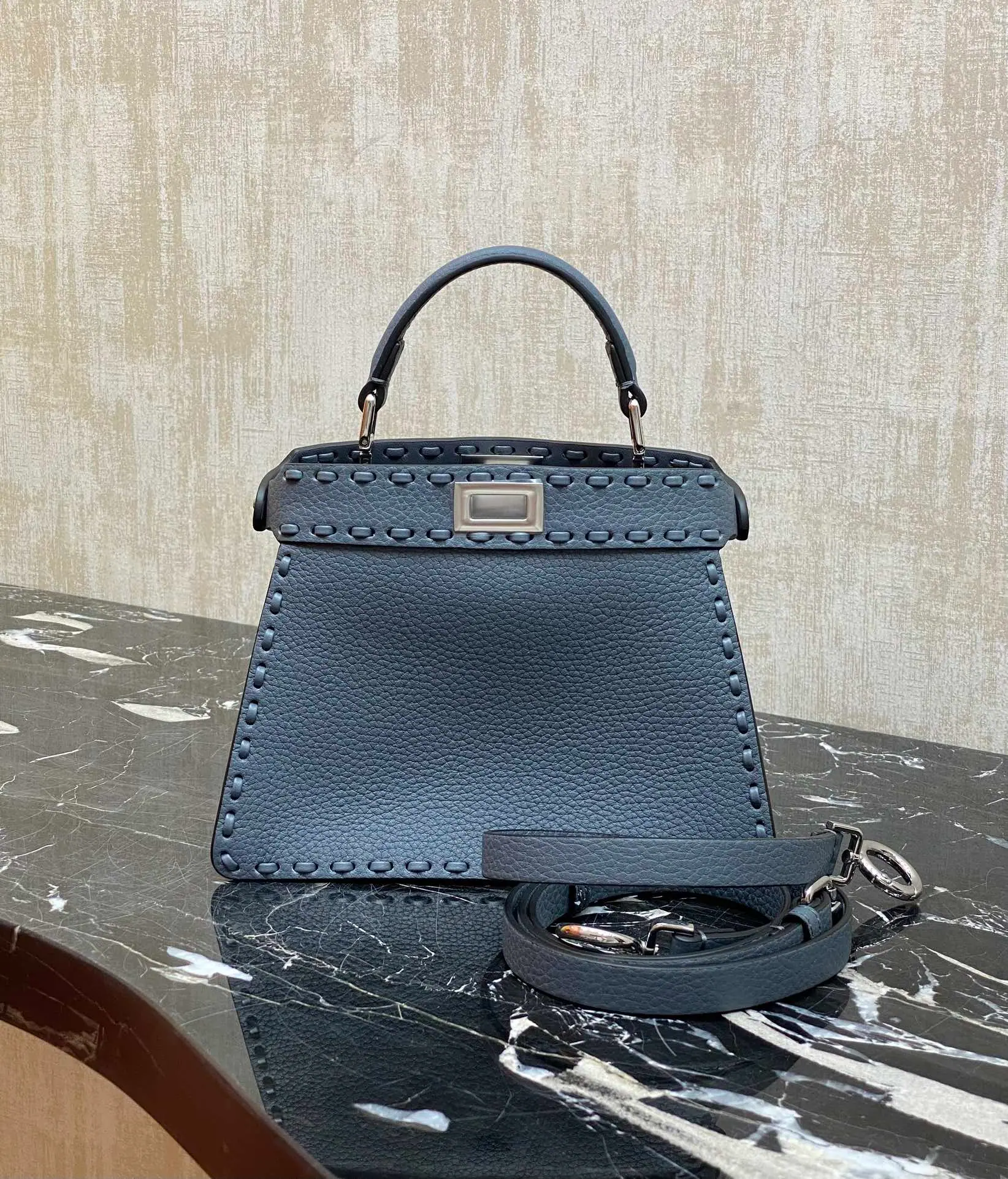 FENDI mini peekaboo petite 20x15.5x11cm