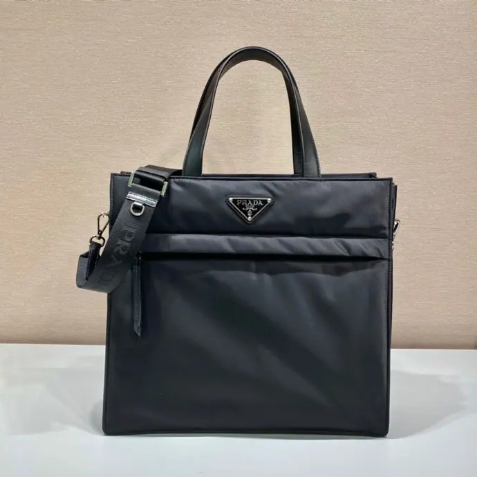 普拉达三角标志 Re-Nylon 皮革托特包 2VG076 38x36x14cm