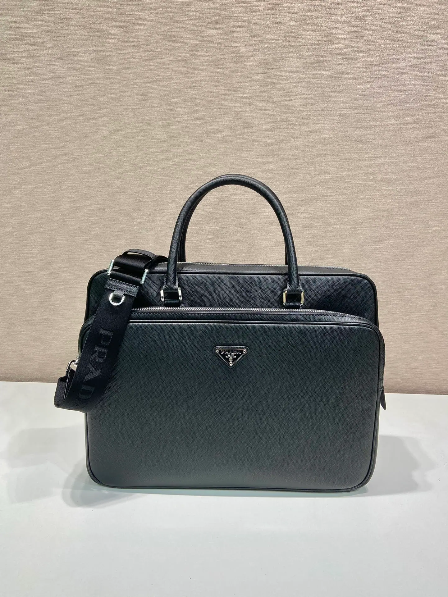 Prada Saffiano 公文包 2VE021 37x28x8.5cm