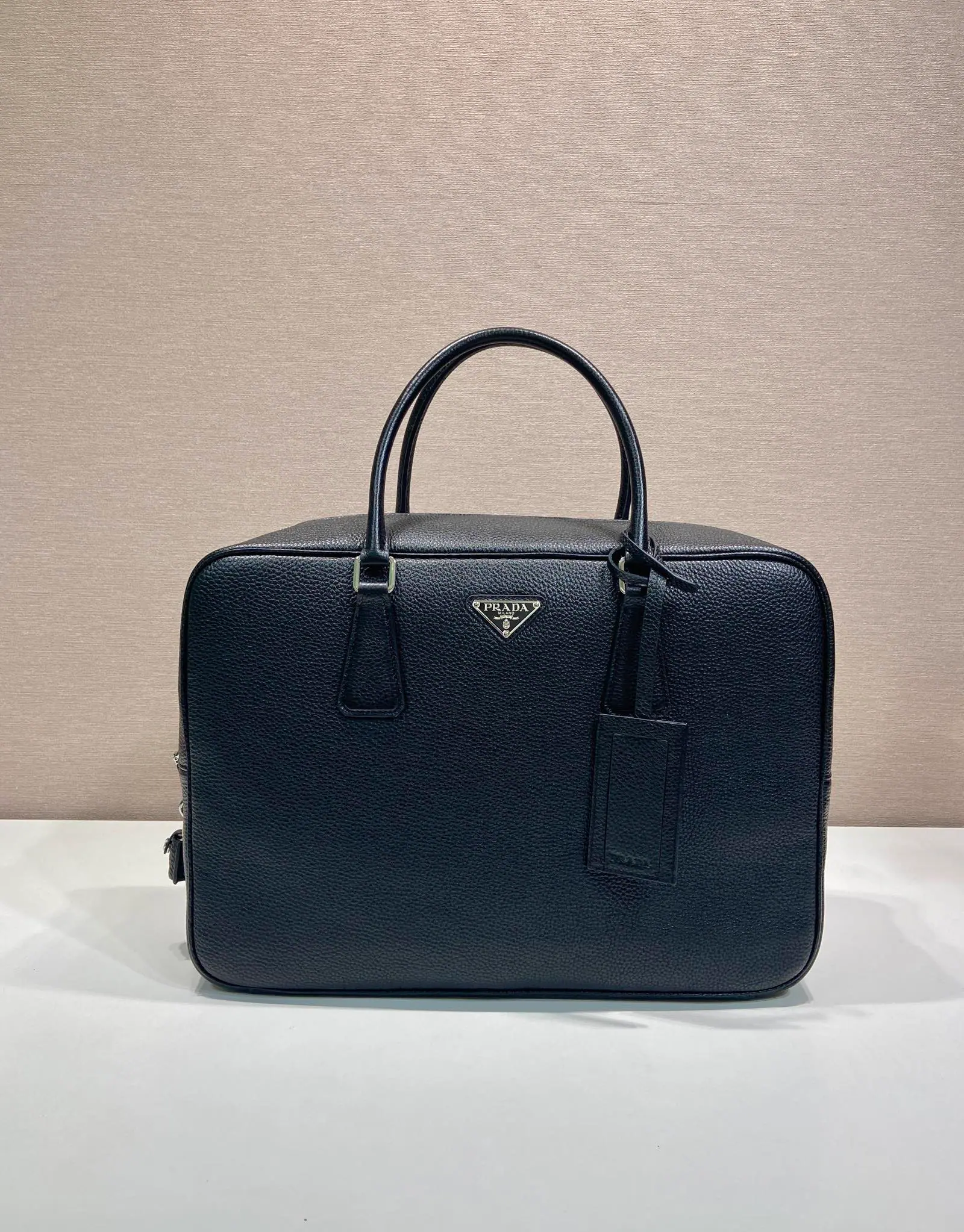 普拉达 AW25 公文包 2VE027 40x28x12.5cm