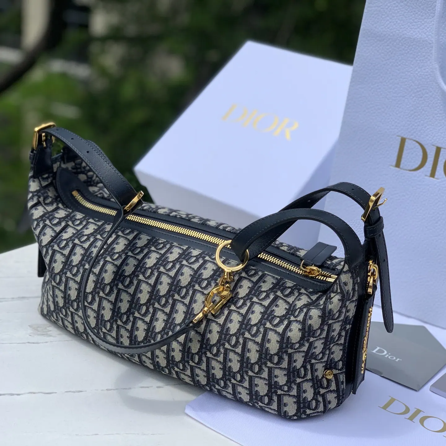 Dior 中号 - Journey 系列蓝色提花半月包 33×16×15cm