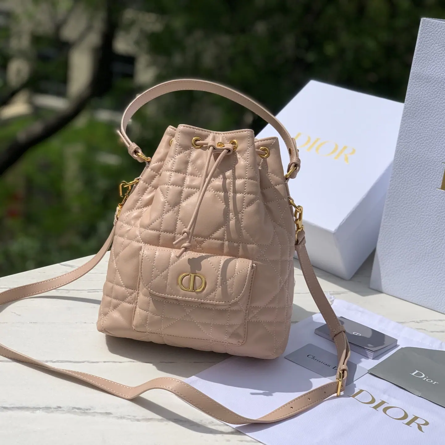迪奥 25FW Caro 小号水桶包 M3372UNOZ 20 x 24 x 9