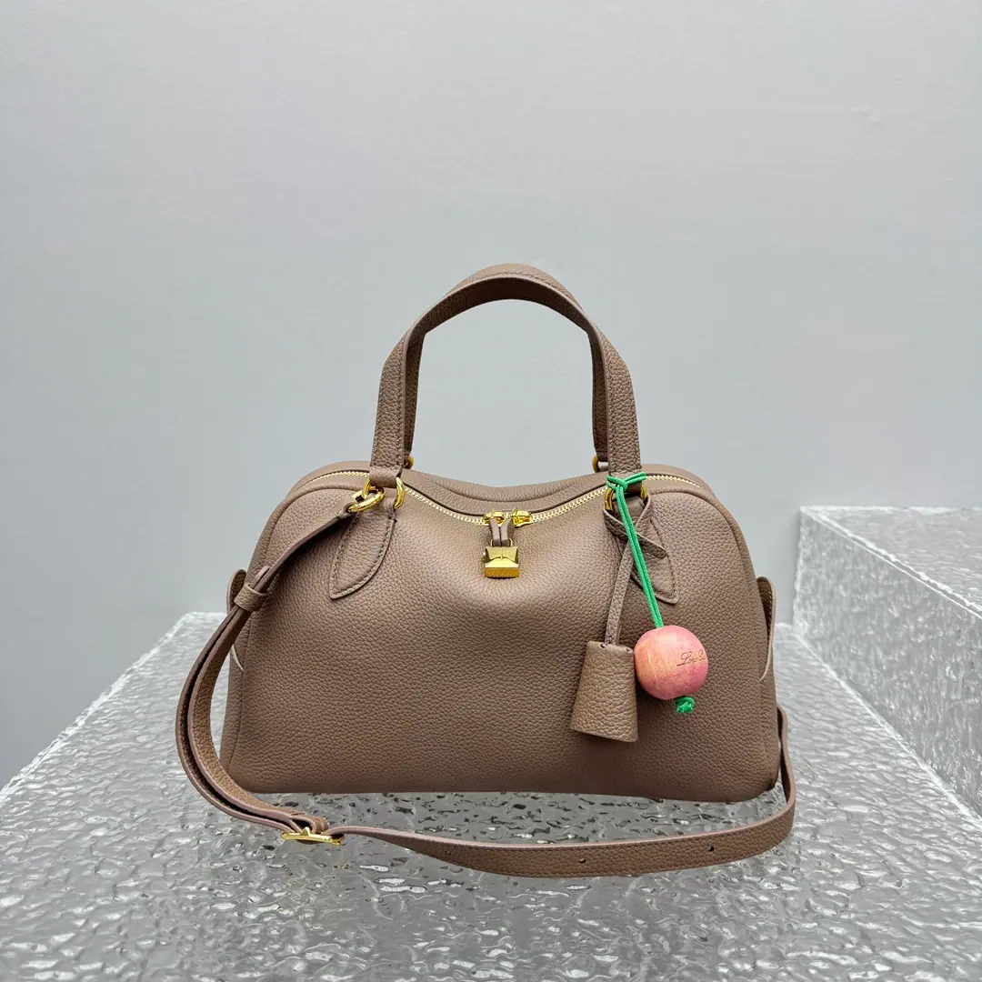 Loro Piana 小牛皮小号 Needle 包 30 x 17 x 14cm