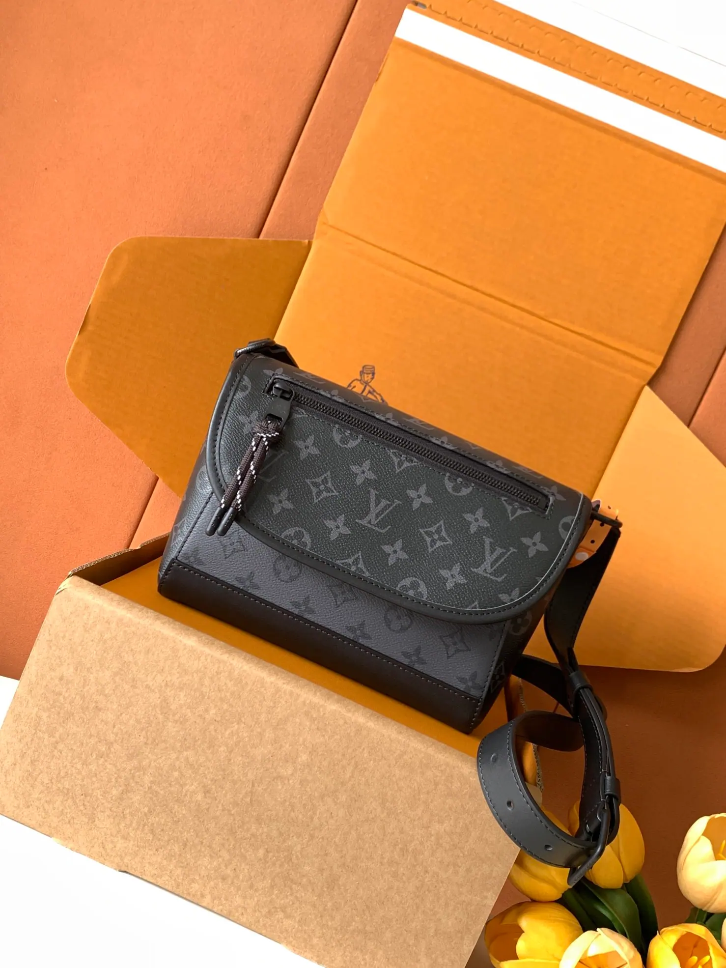 MB 路易威登 Pulse Messenger 斜挎包 单肩包 M12681 26.6*17*11CM
