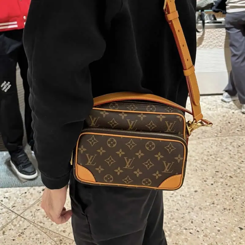 路易威登 Nile M14016 单肩包/斜挎包 17.5*11*25CM