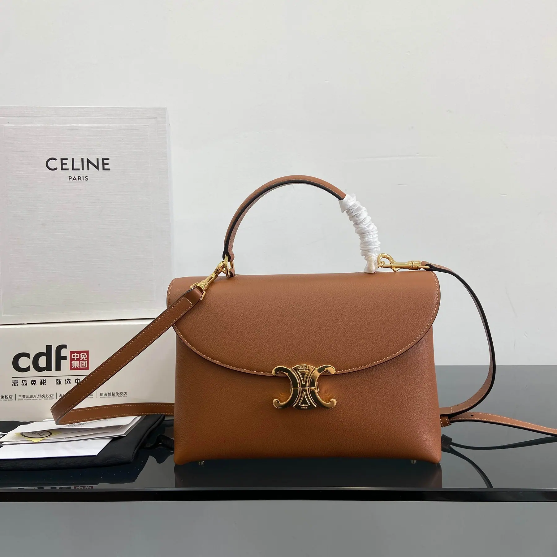 CELINE 中号 Nino 包 光滑小牛皮 117523 25.5x18.5x10cm