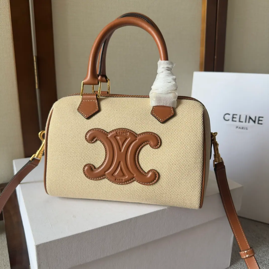 Celine 小号Logo印花小牛皮波士顿包 197582 19.5 x 14 x 7