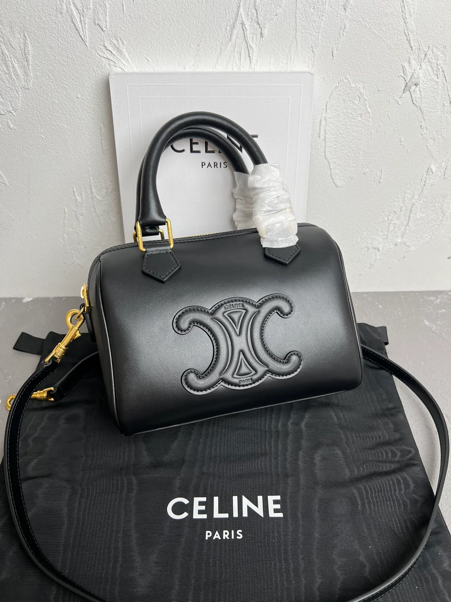 Celine Cuir Triomphe 小号小牛皮Boston包 19.5 x 14 x 7