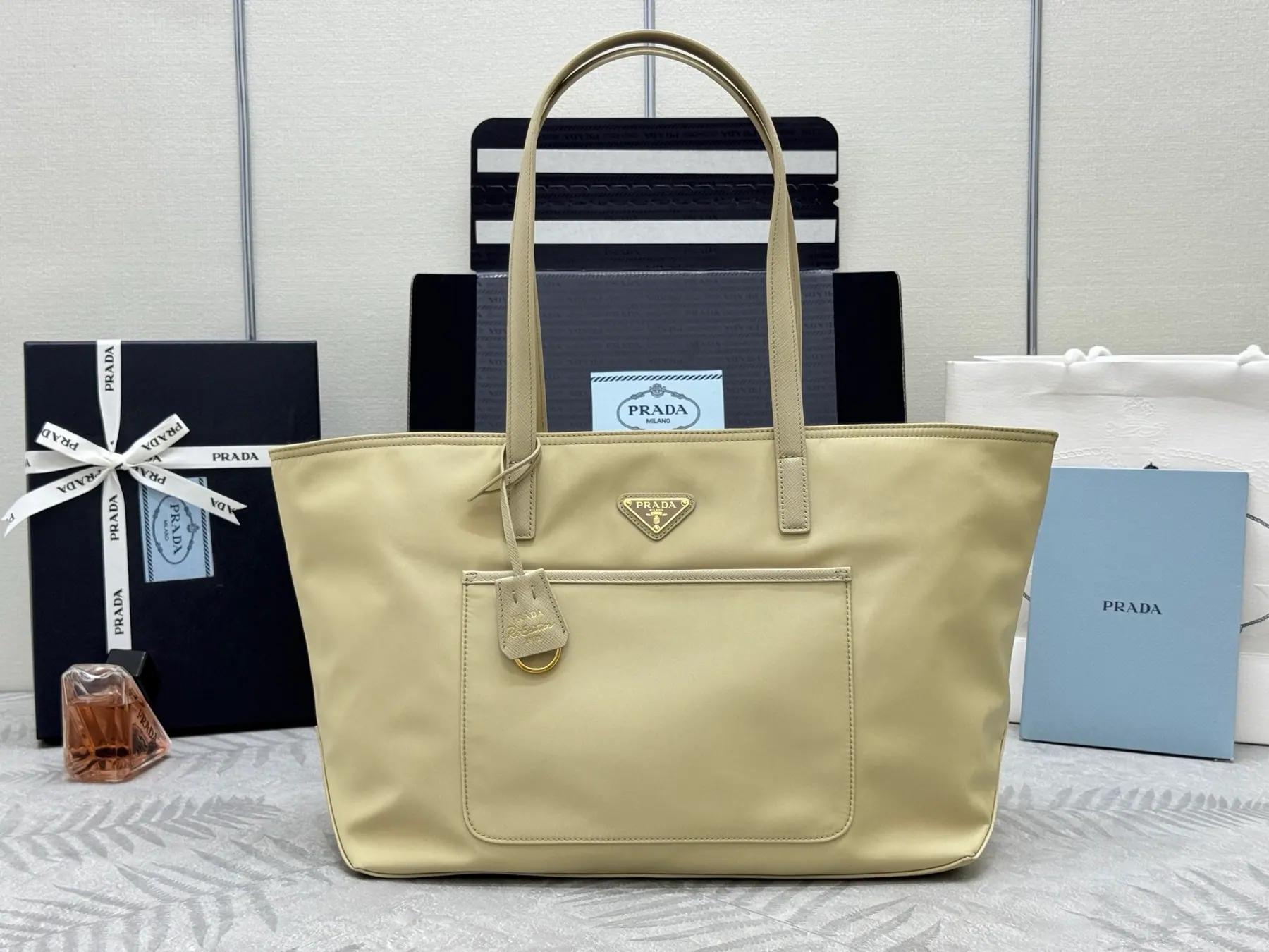 普拉达 Re-Edition 1978 中号再生尼龙托特包 1BG555 35x26x15cm