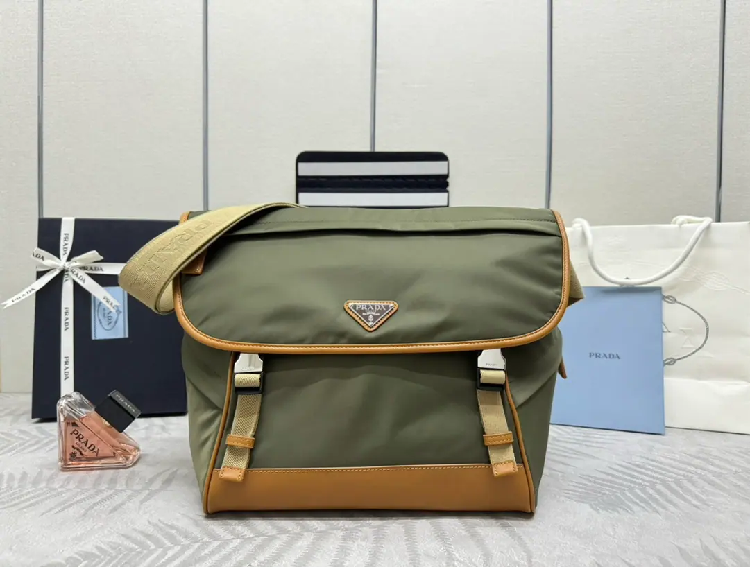普拉达 Re-Nylon 邮差斜挎包 2VD052 28.5×30×14.5cm