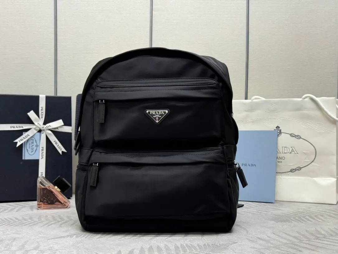 普拉达 尼龙双肩包 2VZ025 29×40×17cm