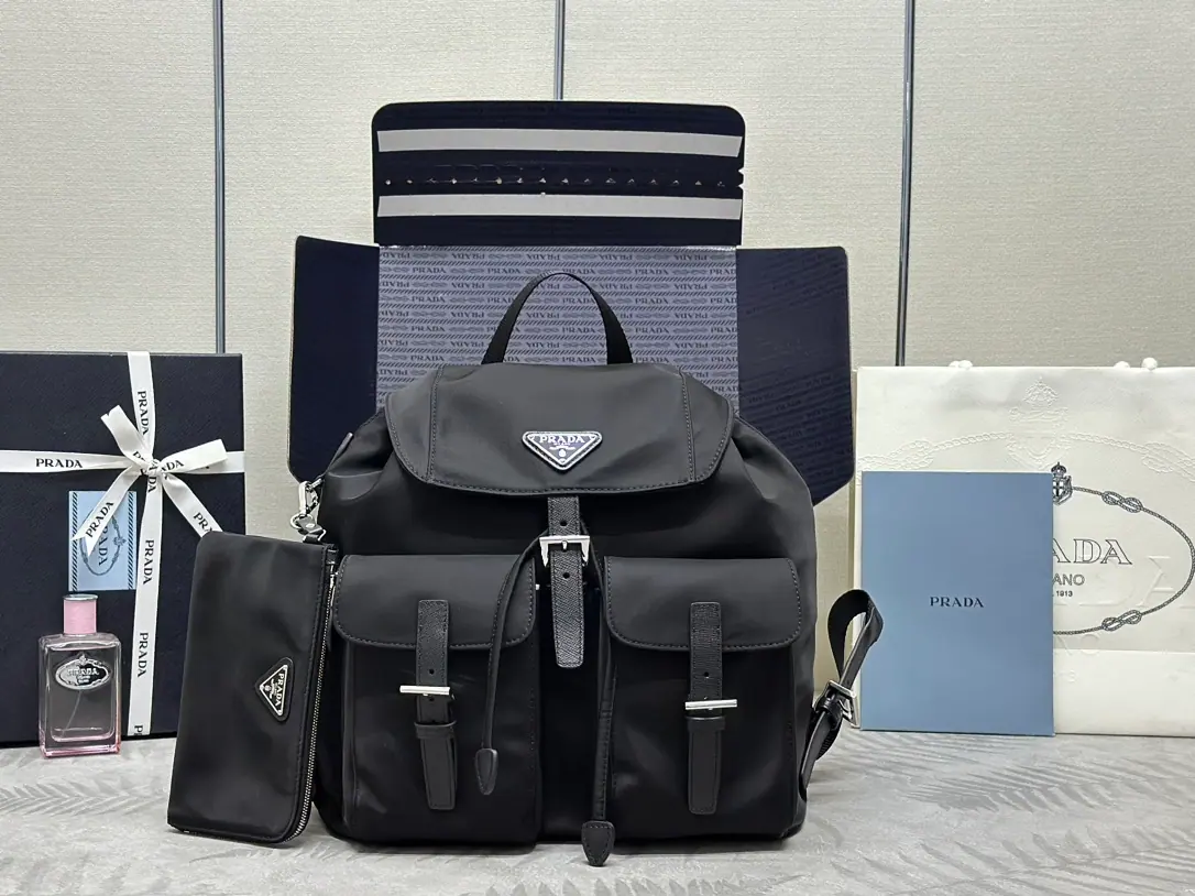 普拉达 Re-Nylon 双肩包 1BZ811 30x32x15cm