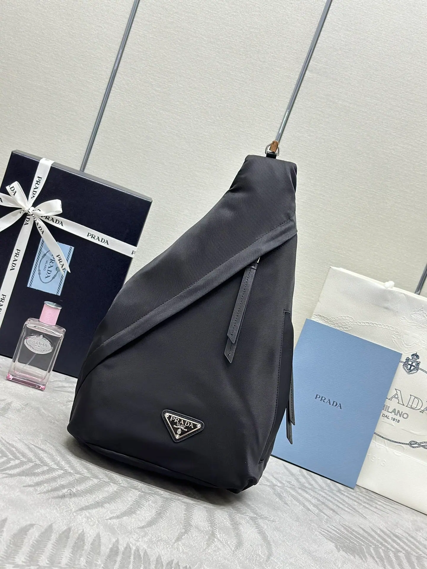 PRADA Re-Nylon与皮革双肩包 2VZ092 37.5*26.5