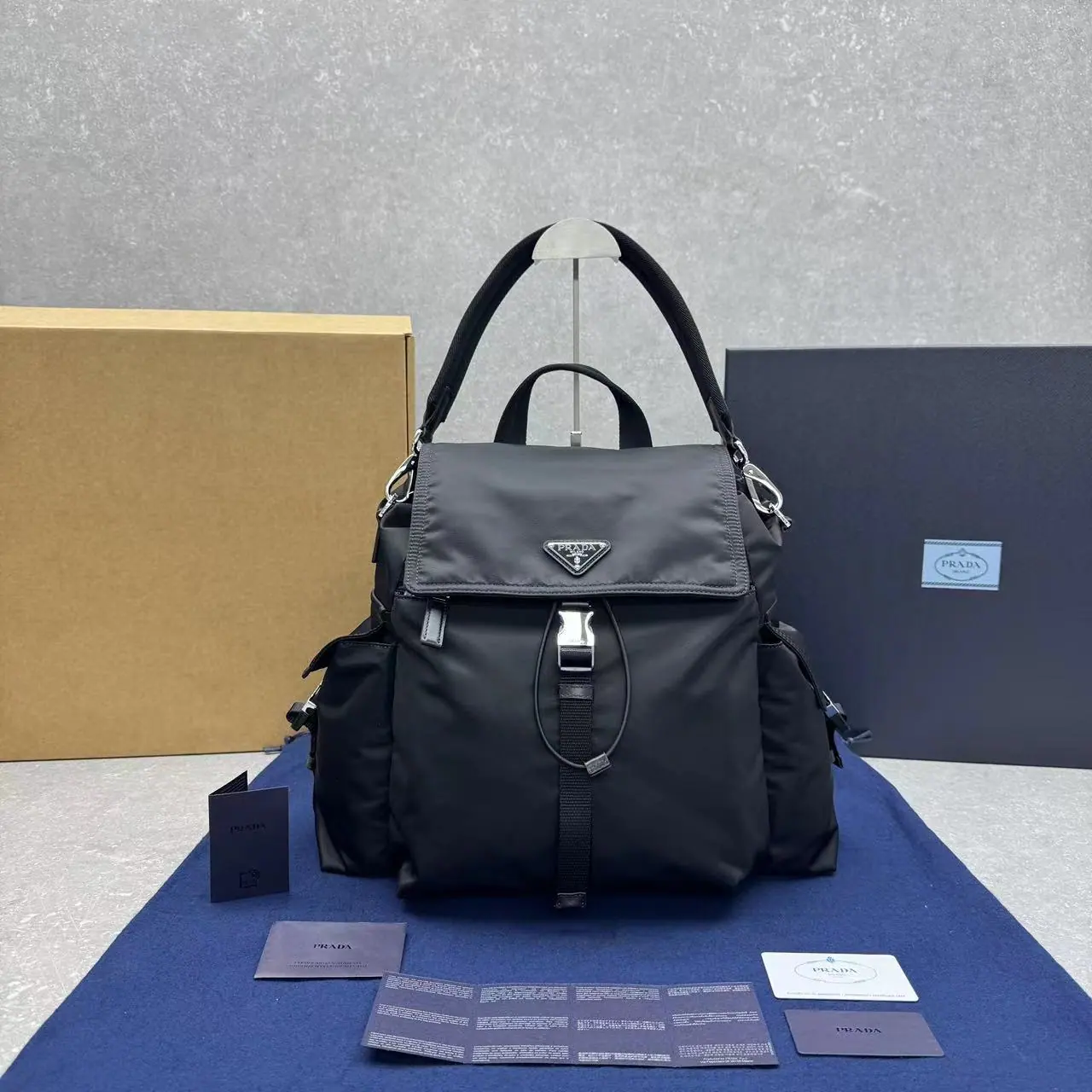 Prada Explore Re-Nylon & 皮革双肩包 2VZ118 38×20×37cm