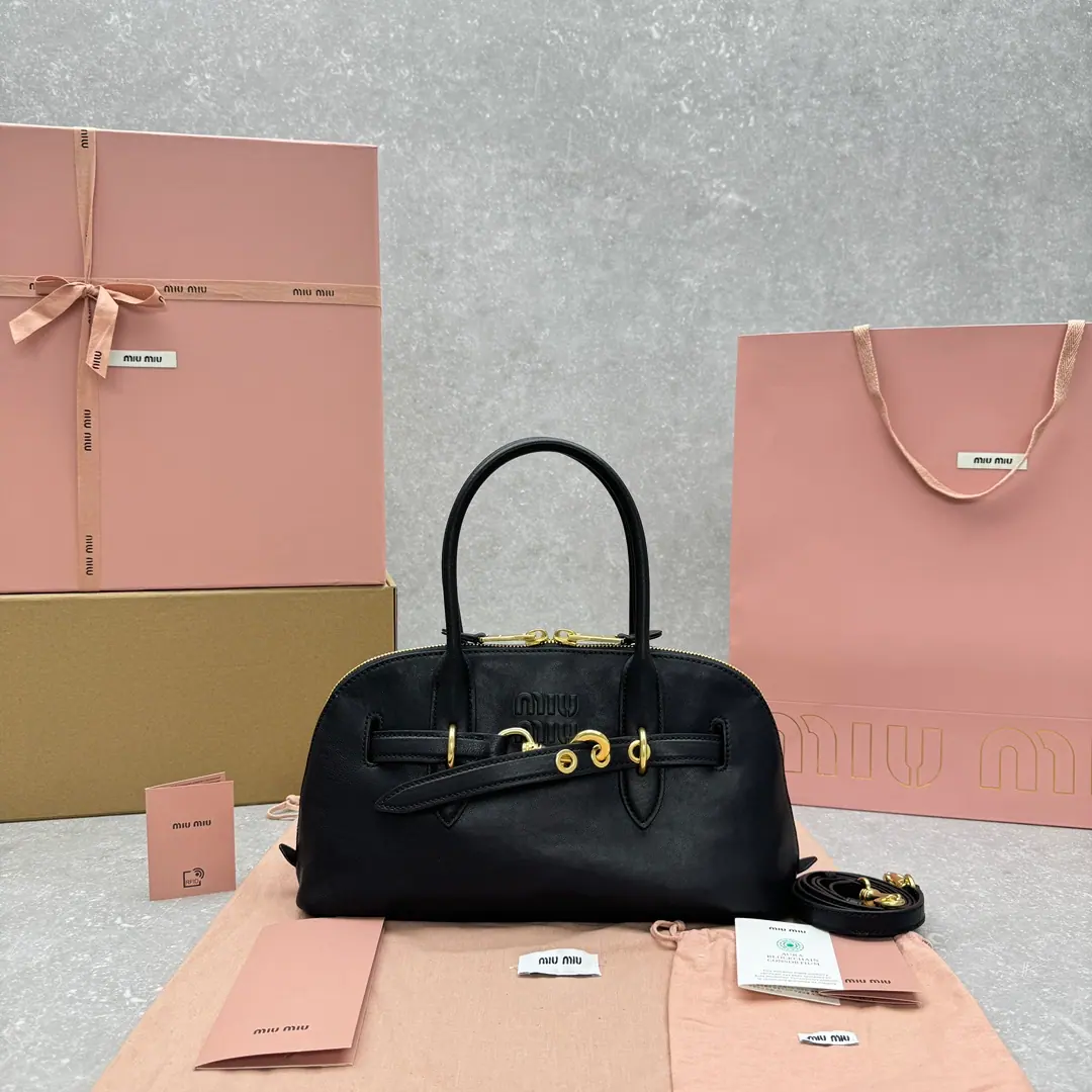 Miu Miu 大号 Aventure 手提包 33 x 11 x 17 cm