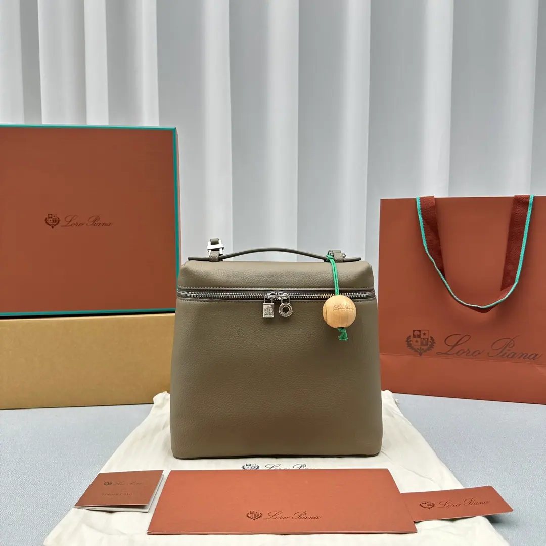 Loro Piana L23.5 双肩包 23×8X 22cm
