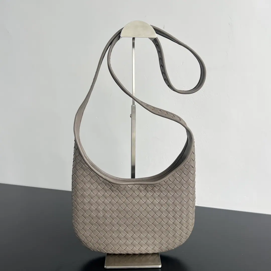 BOTTEGA VENETA 小号 Veneto 836918 27x17x2.5cm 肩带 56.5cm