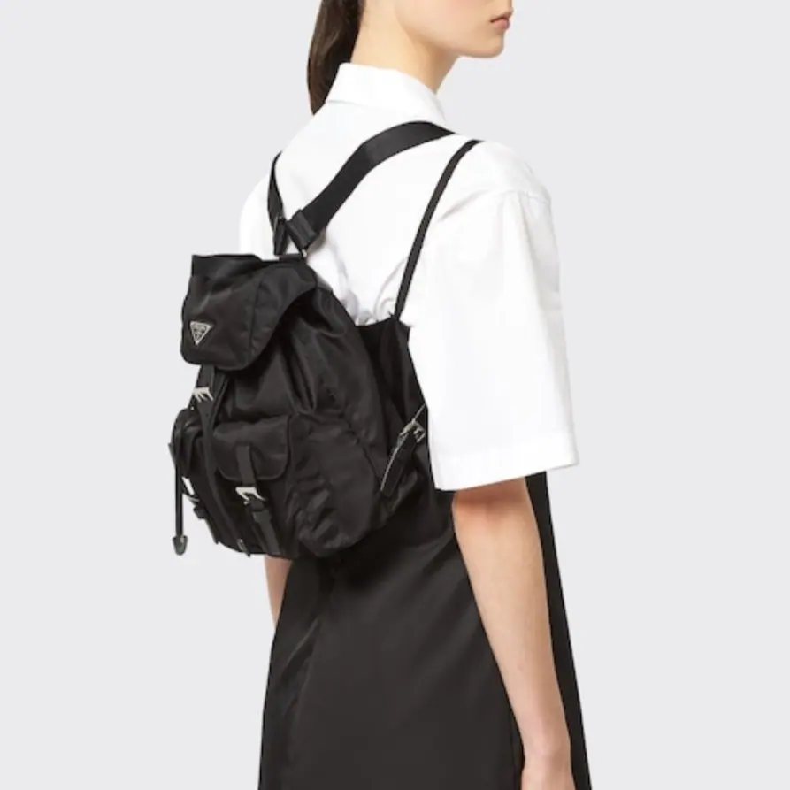 Prada 小号 Re-nylon 背包 1BZ677 28*23.5*12cm