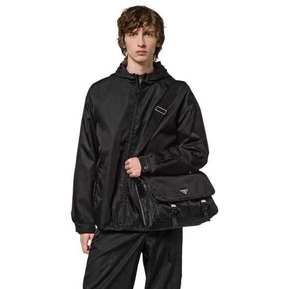 Prada Re-Nylon Saffiano 单肩包 2VD768 32x24x12cm
