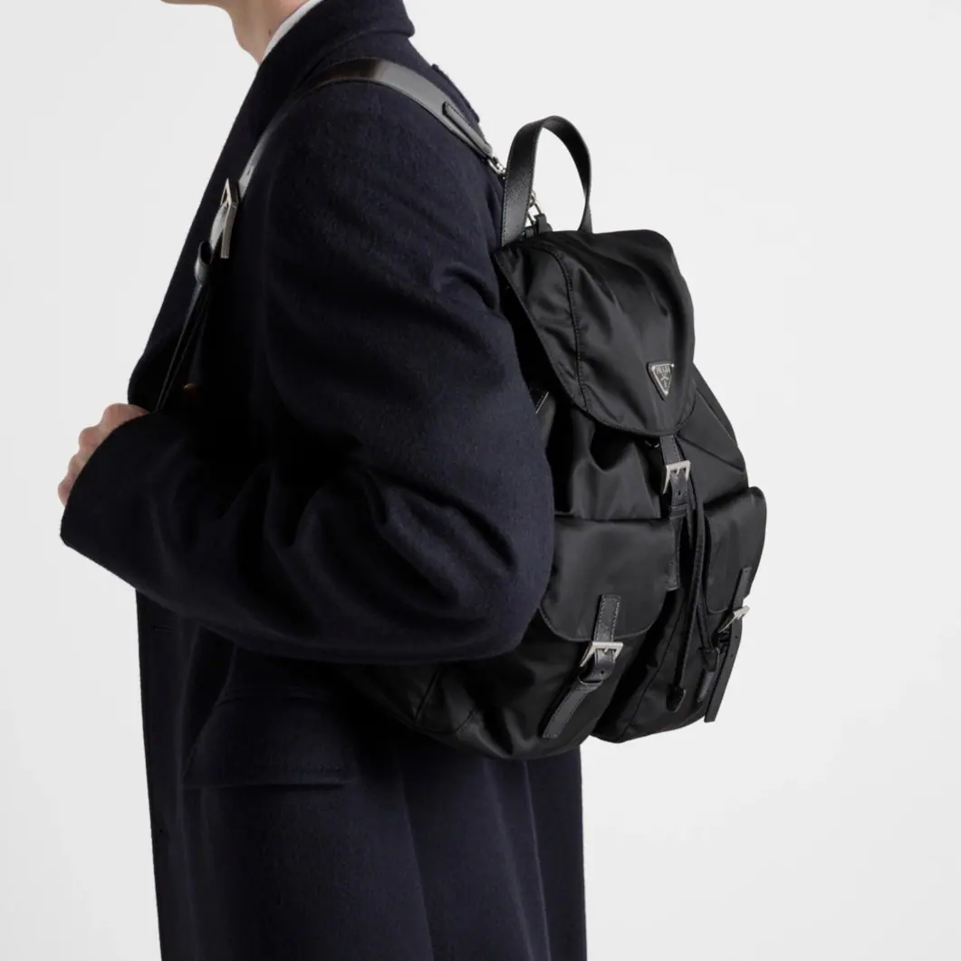 Prada Re-Nylon 双肩包 2VZ110 34x39x15cm