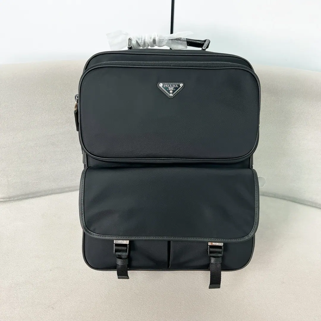 普拉达 Re-Nylon 和皮革背包 2VZ049 38*13*30