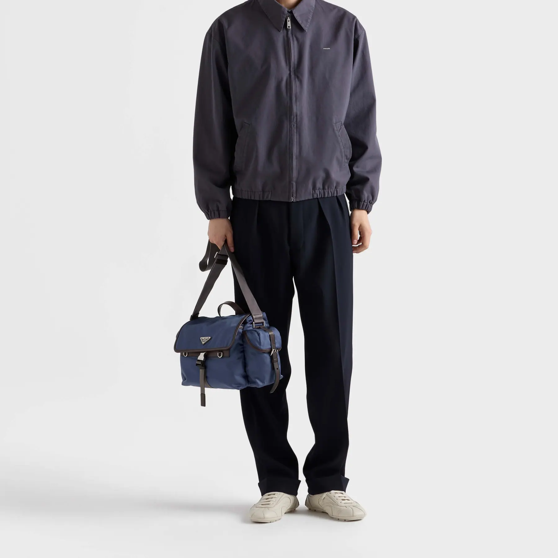 Prada 2VD081 单肩邮差包 26 cm
